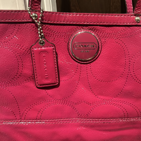 Coach signature c patent stitch tote. Good condition - Picture 2 of 3